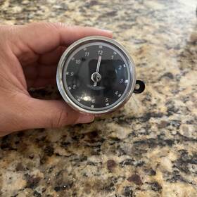 Ep16009xbc Aston Martin Analog Clock Db9 Virage Dbs Uhr