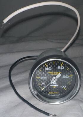 Autometer 046074161957 Auto Meter Marine 2.06 Carbon Fiber In-dash Mount Oil Pressure Gauge 200790-40