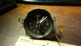 340447 Borg Instruments 1975 Chevrolet Vega Original Working Analog Dash Clock