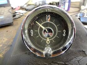 1479148 Cadillac 1961-64 Dash Clock Eldorado Deville Fleetwood