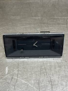 15826745 Cadillac 2007-2014 Escalade Clock Oem