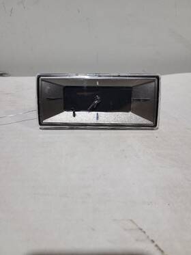 256.gm6b13 Cadillac Escalade 2013 Clock 568760