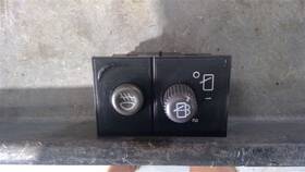 659.gm8b02 Chevrolet Truck Tahoe 2002 Dash/interior/seat Switch 1179405