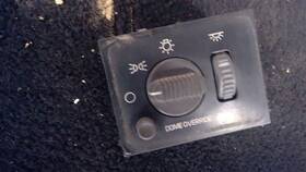 659.gm8n02 Chevrolet Truck Silvrdo25 2002 Dash/interior/seat Switch 924112