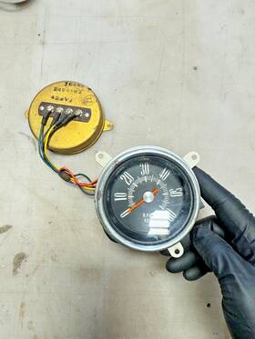 2496979 Chrysler 2496162 1965-1969 Mopar Tach B And C Body Console Mounted Tachometer Sending Unit