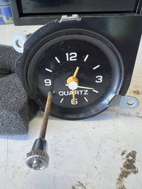 25080399 Factory/oem 1981 1982 1983 1984 1985 1986 Chevy/gmc Truck Dash Clock