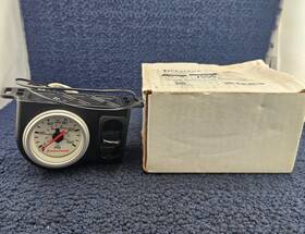A24-760 Firestone 7550 Single Electric White Gauge Housing