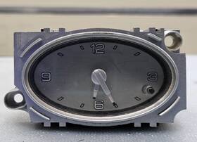 5g1t15000ab Ford 05-09 Five Hundred Taurus Sable Dash Analog Mounted Clock Assembly Silver