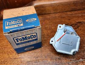 C4vy-9273-a Ford Nos Fomoco 1964 1965 Lincoln Continental Oil Gauge