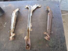 E1tz-17255-b Ford 85 Truck Bronco Grille Mount Brackets With Center Support Oem E1tz-17255-b Ford 85 Truck Bronco Grille Mount Brackets With Center Support Oem