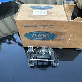 E64z17255a Ford New Oem 1986 Taurus Mercury Sable Speedo Speedometer E64z17255a Ford New Oem 1986 Taurus Mercury Sable Speedo Speedometer