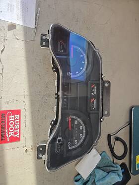 9c2z10849n Ford Truck 2009 E250 Speedometer Gauge Cluster Miles Unknown