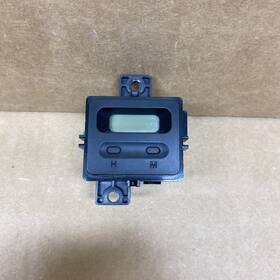 8971220980 Honda 1998-2002 Isuzu Rodeo / Passport Dash Digital Clock Oem