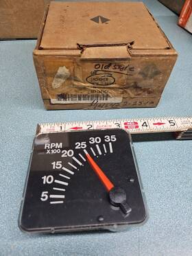 International 1671689c2 New Oem Square Tachometer Gauge