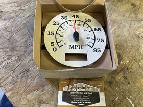 International 3570377c1 Speedometer New
