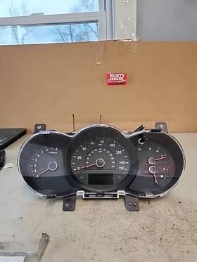 P265v021 Kia 2013 Sorento Speedometer Cluster Mph