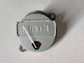 Fel-10883-b Lincoln Nos Genuine 1957 Dash Temperature Gauge New Old Stock Oem Fel-10883-b Lincoln Nos Genuine 1957 Dash Temperature Gauge New Old Stock Oem