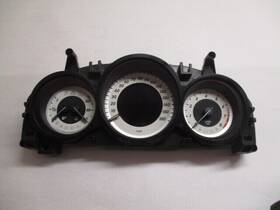 257-67518 Mercedes-benz E-class Speedometer Speedo Cluster Mph 31k Oem Lkq