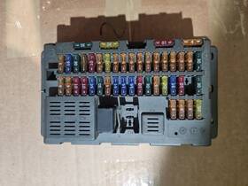 6906626-02 Mini Cooper 2002-2008 R52 Fusebox
