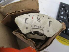 1340339 Mopar Nos 1938 Dodge Fuel Gauge Pt # 678378