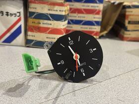 25810-25w11 Nissan 1983-1986 720 Pickup Gauge Cluster Clock Quartz Nos