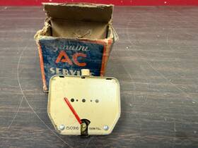 Pontiac 1510916 1940 Torpedo Dash Temperature Gauge Nos 426