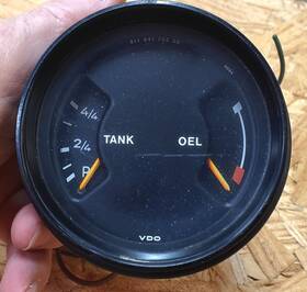 911.641.202.03 Porsche 1974-1989 911 Fuel Oil Gauge 91164120203
