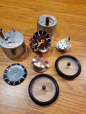914.641.119.10 Porsche 914 Center Console Clock Parts Lot