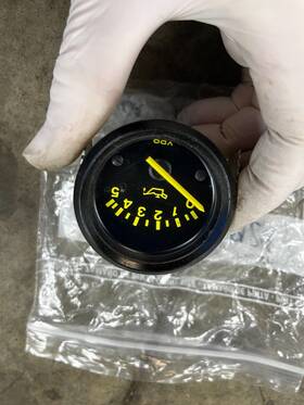 94464111701 Porsche 1982-1985 944 Oil Pressure Gauge 94464111701 Porsche 1982-1985 944 Oil Pressure Gauge