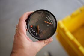 96464110302 Porsche 1989-1994 964 Oil Temperature Gauge