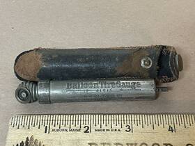 318843 Schrader Antique Schraders Balloon Tire Pressure Gauge In Leather Pouch Pat. 1919-1923