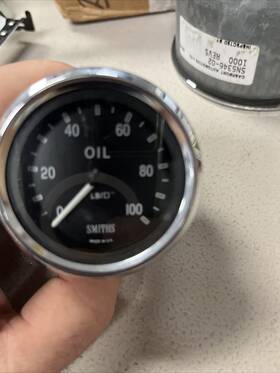 Pg1310-02c Smith Oil Pressure Gauge Mechanical Hundred Psi 2 1/16 This Is Out Of A Cobra Pg1310-02c Smith Oil Pressure Gauge Mechanical Hundred Psi 2 1/16 This Is Out Of A Cobra