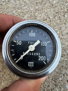 360je Stewart Warner 2-1/4 Inch Fuel Pressure Gauge 0-200 Vtg Rat Hot Rod Car Truck 360je Stewart Warner 2-1/4 Inch Fuel Pressure Gauge 0-200 Vtg Rat Hot Rod Car Truck