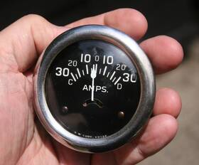 69534 Stewart Warner Vintage 30-30 C D 2 5/8 Inch Amp Gauge - Auburn Tulip Curved Glass