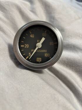 826366 Stewart Warner Vintage Oil Pressure Gauge 2 1/16 Inch 5-100 Psi Used