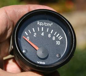 477919551 Vdo 350.271 002/004 77 1977 Vintage 10 Bar Oil Pressure Gauge - Date Stamped 5.77