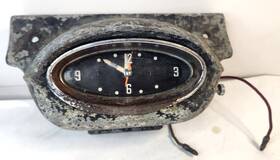 567902 Westclox 1957 57 Oem Olds Oldsmobile Dash Clock With Housing