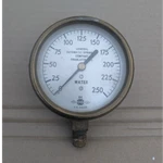 Vintage 3/8" Mnpt U.s. Gauge 64 Water Pressure Brass 0-250 Psi. Fixed Price $20.00.